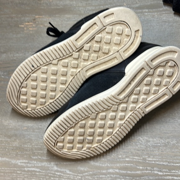 Everlane The Trainer Black Leather Sneakers - Picture 6 of 6